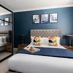 Elliot Oliver - Laverham House - Stunning 6 Bedroom Regency House With Parking